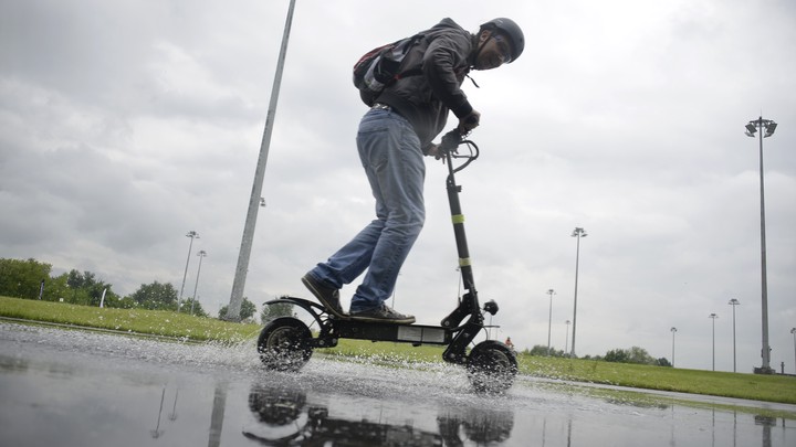 Осторожно, самокат!: названы «подводные камни» модного средства передвижения