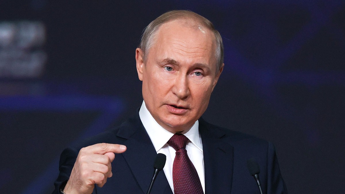 Путин: Самбо воспитывает в человеке высокие моральные качества и самодисциплину