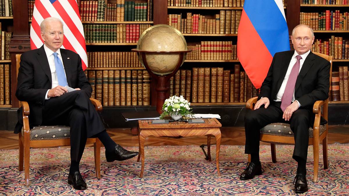 Politico: Чиновники США пытаются предотвратить даже случайную встречу Путина и Байдена на G20
