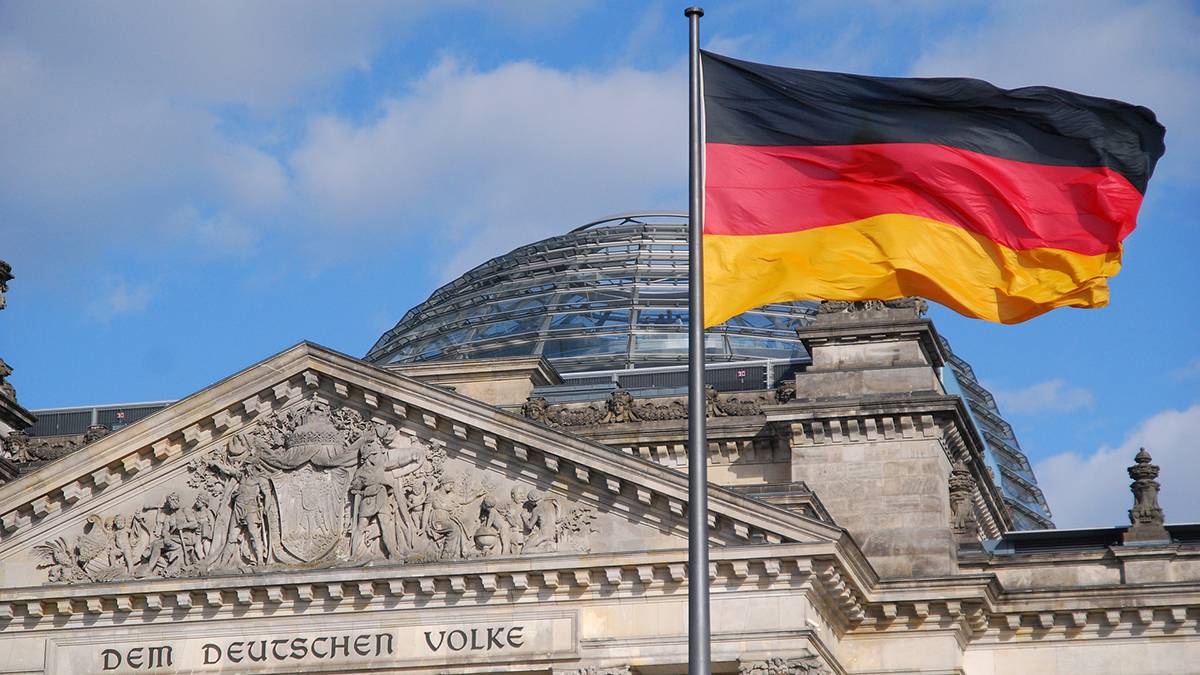 СМИ: В Германии закрыли дело против главы ВВС Герхарца по делу об утечке