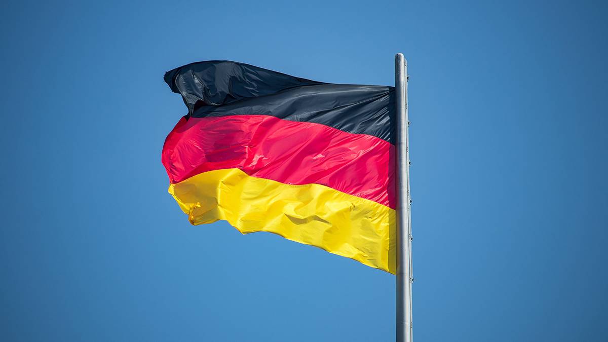 Россия заявит протест после нападения на бывшее генконсульство в Германии