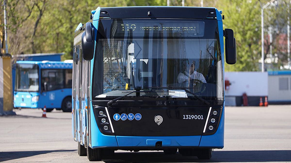 Около 2,8 тысячи автобусов Москвы оборудовали линейными маршрутными схемами