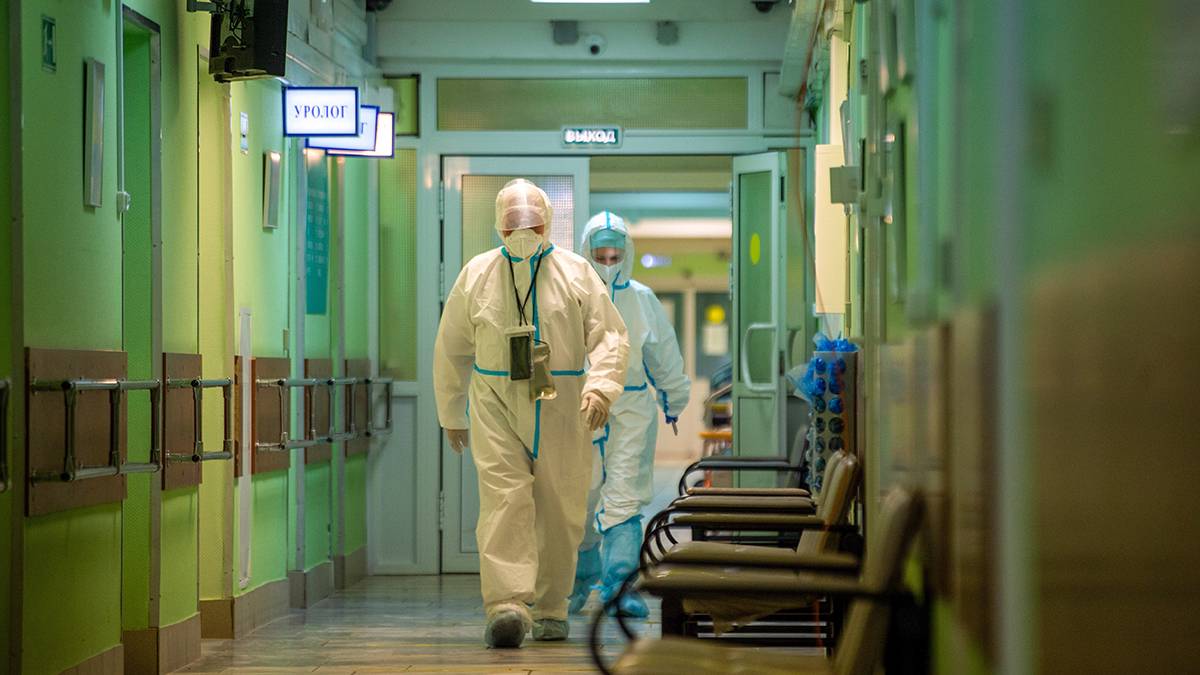 Вариант коронавируса «арктур» выявили в трех образцах от пациентов из Москвы