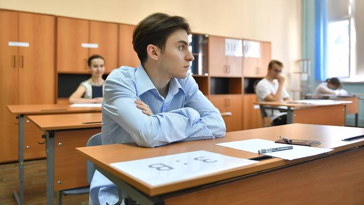 Около восьми тысяч школьников планируют сдать ОГЭ в дополнительный период в Москве