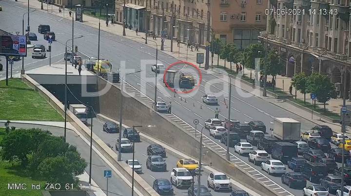 Три автомобиля столкнулись на Кутузовском проспекте