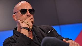 Нагиев поблагодарил коллег за возможность заработать на лекарства