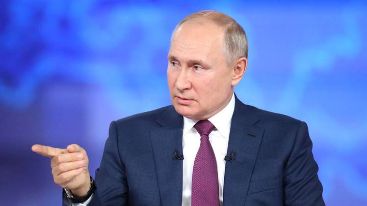 Путин призвал ремонтировать как минимум по 1400 школ в год