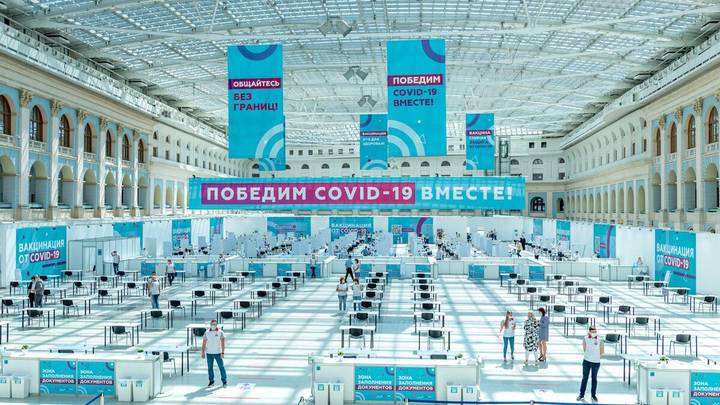 Столичный охват: в Гостином Дворе открылся один из крупнейших в Европе центров вакцинации