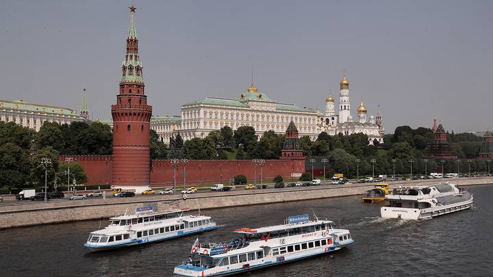 Кремлевская набережная / Фото: Александр Щербак/ТАСС