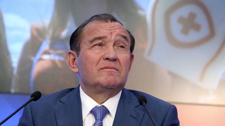 Петр Бирюков поздравил специалистов городских служб с профессиональным праздником