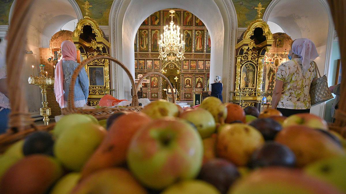 Эксперты рассказали, как принято отмечать Яблочный, Медовый и Ореховый Спасы