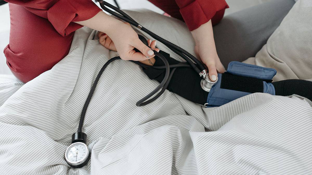 Столичный врач Тяжельников раскрыл главные опасности нарушения артериального давления
