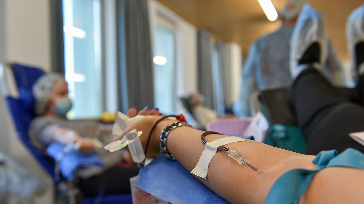 Городской центр детской трансфузиологии заготовил 10 тысяч литров крови и ее компонентов за год
