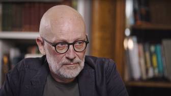 «Кому какое дело?»: Александр Гордон женился на девушке на 38 лет моложе него