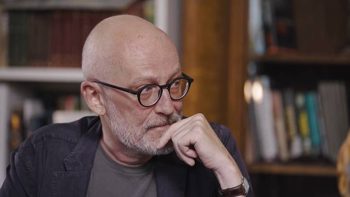 Долину требуют лишить пруда в Мытищах: кто подал на нее в суд и кого еще из звезд лишали имущества