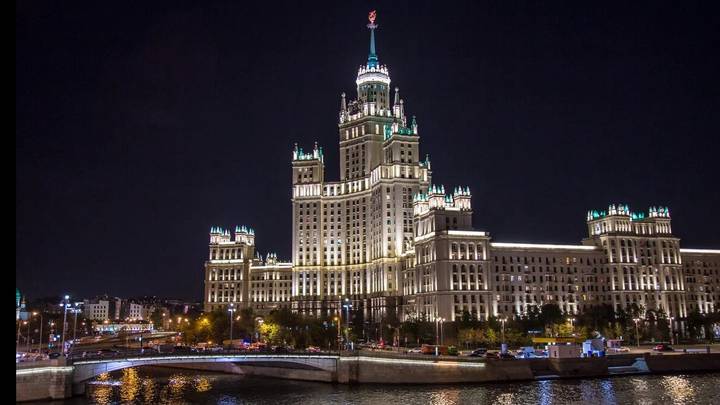 Высотка на Котельнической набережной