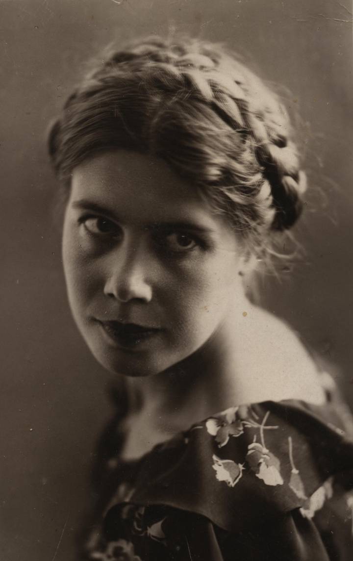 Александра Иванова несколько лет благодаря подруге Гале читала московскую «Вечерку», проживая в Смоленске