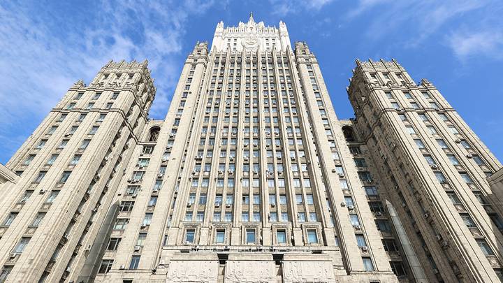 МИД РФ объявил о закрытии генконсульств Латвии, Эстонии и Литвы