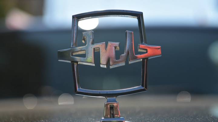 Телеведущий Евгений Попов: У каждого ретроавтомобиля — своя легенда