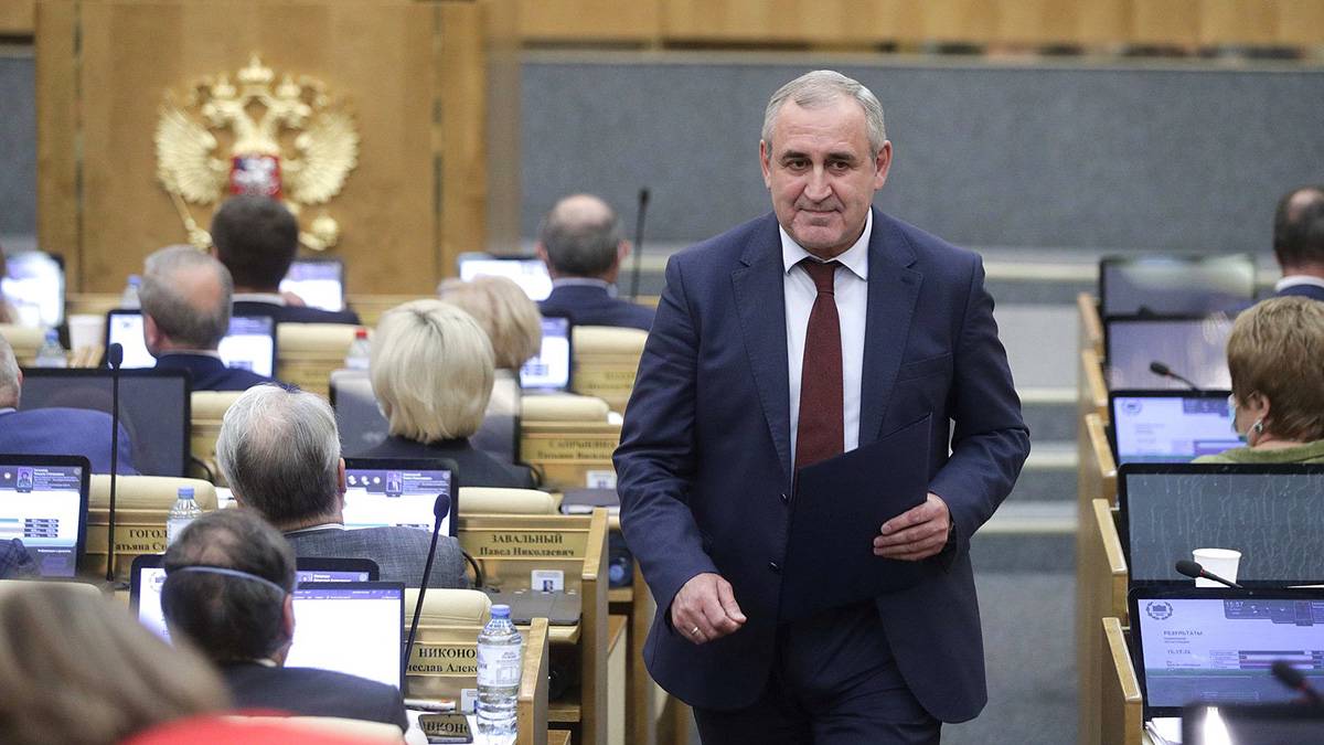 Госдума освободила Неверова от должности вице-спикера палаты парламента