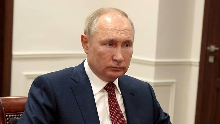 Путин: Надоели манипуляции прикрывающегося принципами международного права Запада