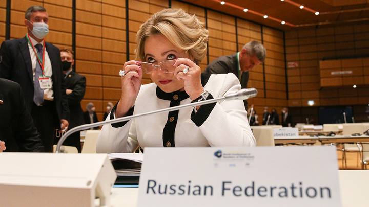 Матвиенко раскритиковала Кравцова из-за закона об образовании