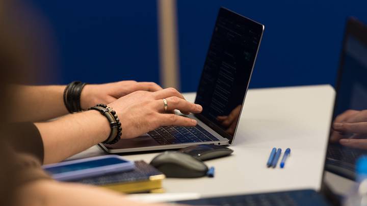 Для москвичей подготовили видеоролик о безопасном поведении в интернете