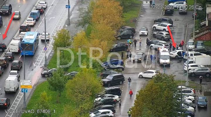 Два автомобиля столкнулись на юго-востоке Москвы