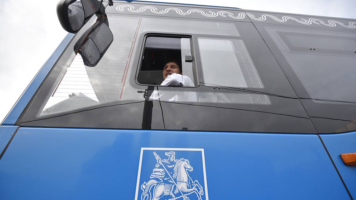 Столичные автобусы совершили более двух тысяч рейсов в Новомосковск с начала года