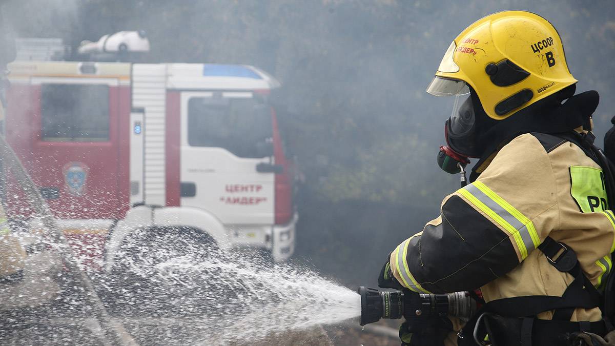 Сотрудники МЧС ликвидировали пожар в ресторане в Красногорске