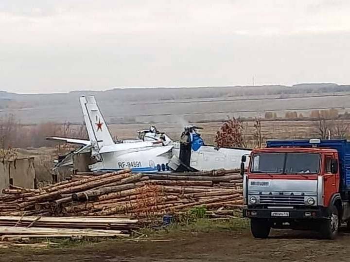 Самолет с парашютистами потерпел крушение в Татарстане