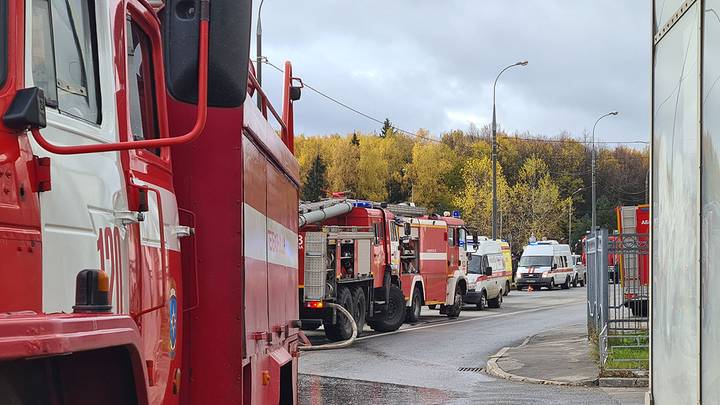При пожаре в многоквартирном доме на юге Москвы спасли 12 человек