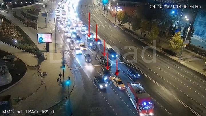 Пять автомобилей столкнулись в центре Москвы