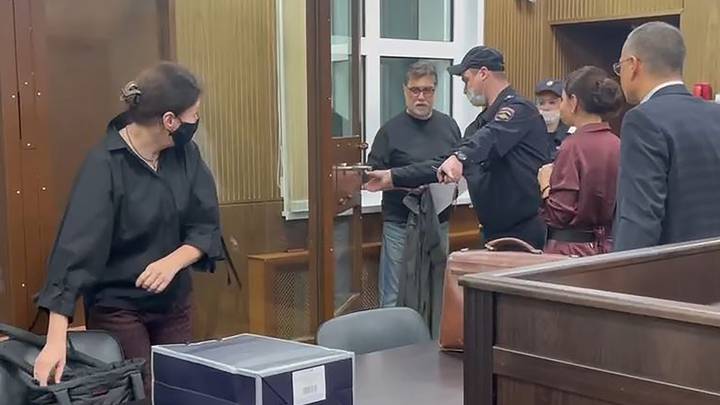 Ректора Шанинки Сергея Зуева выписали из больницы после операции