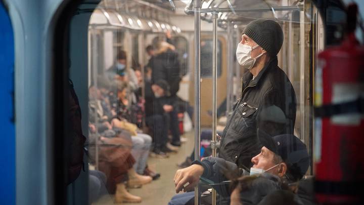 В Дептрансе рассказали о борьбе с незаконной рекламой на объектах транспорта