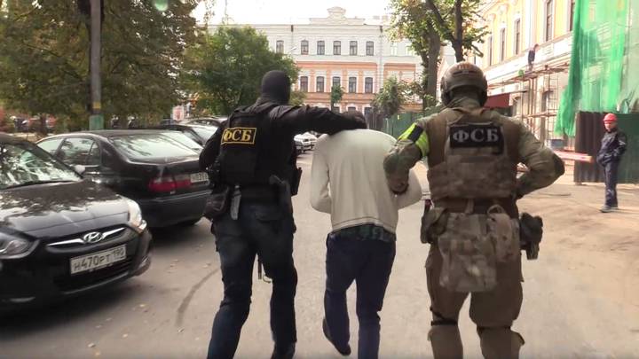 Россиянин получил три года колонии за попытку вывезти части С-300 на Украину