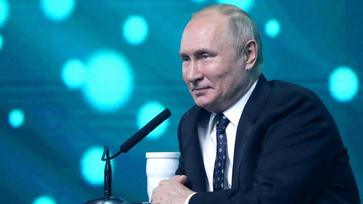 Путин счел необходимым нарастить темпы цифровой трансформации Путин счел необходимым нарастить темпы цифровой трансформации