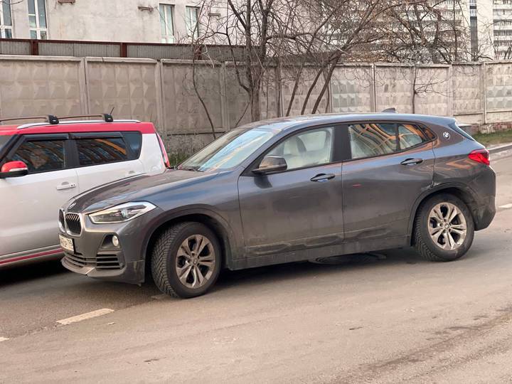 Две легковушки столкнулись в Бумажном проезде на севере Москвы