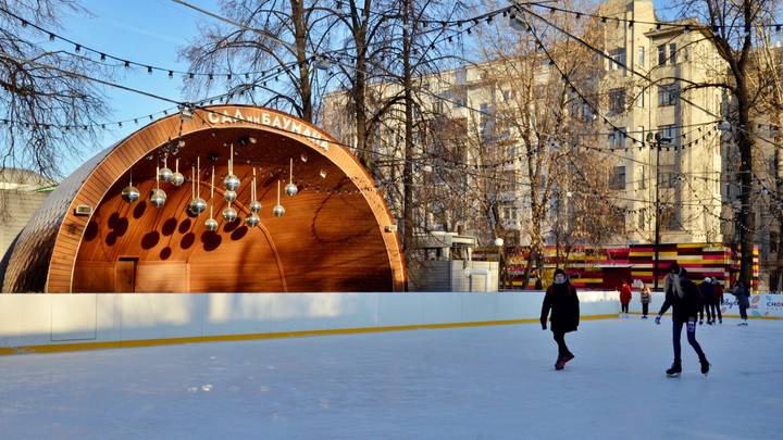 Все на лед: где можно покататься на коньках в Москве