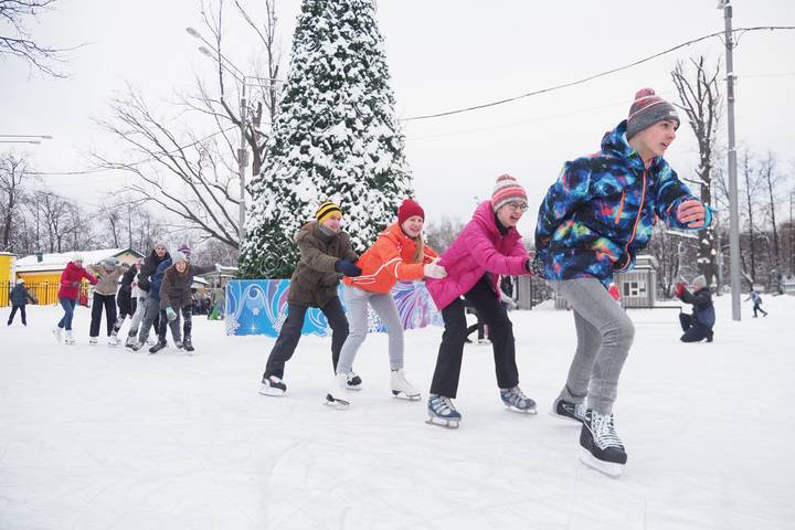Все на лед: где можно покататься на коньках в Москве
