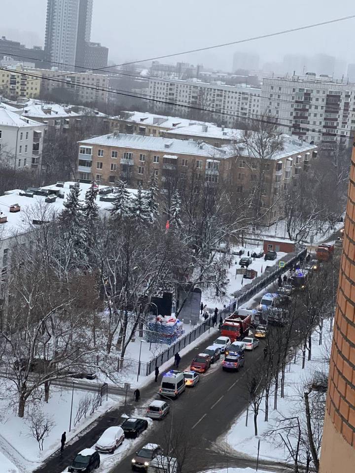 Собянин: Два человека погибли и трое пострадали в результате стрельбы в МФЦ «Рязанский»