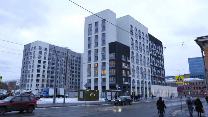 Дом переменной этажности, возведенный по программе реновации на Бауманской, 47 скоро примет первых жильцов