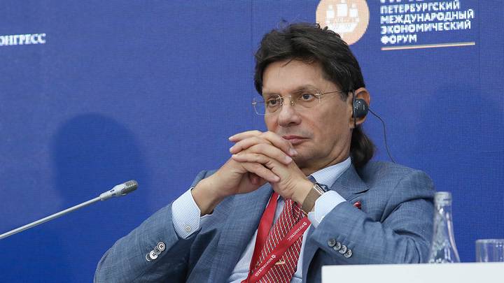 Федун ожидает цену нефти в 60–80 долларов за баррель в следующем году