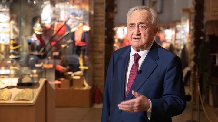 Не прервется связь поколений: генерал-полковник Расим Акчурин отмечает 90-летие 