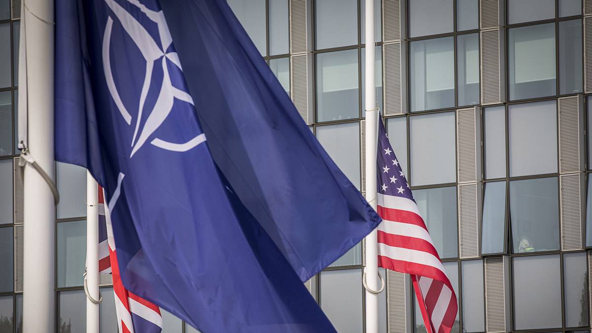 «Как всегда двойные стандарты»: китайцев возмутил ответ НАТО на решение Путина по ядерному оружию