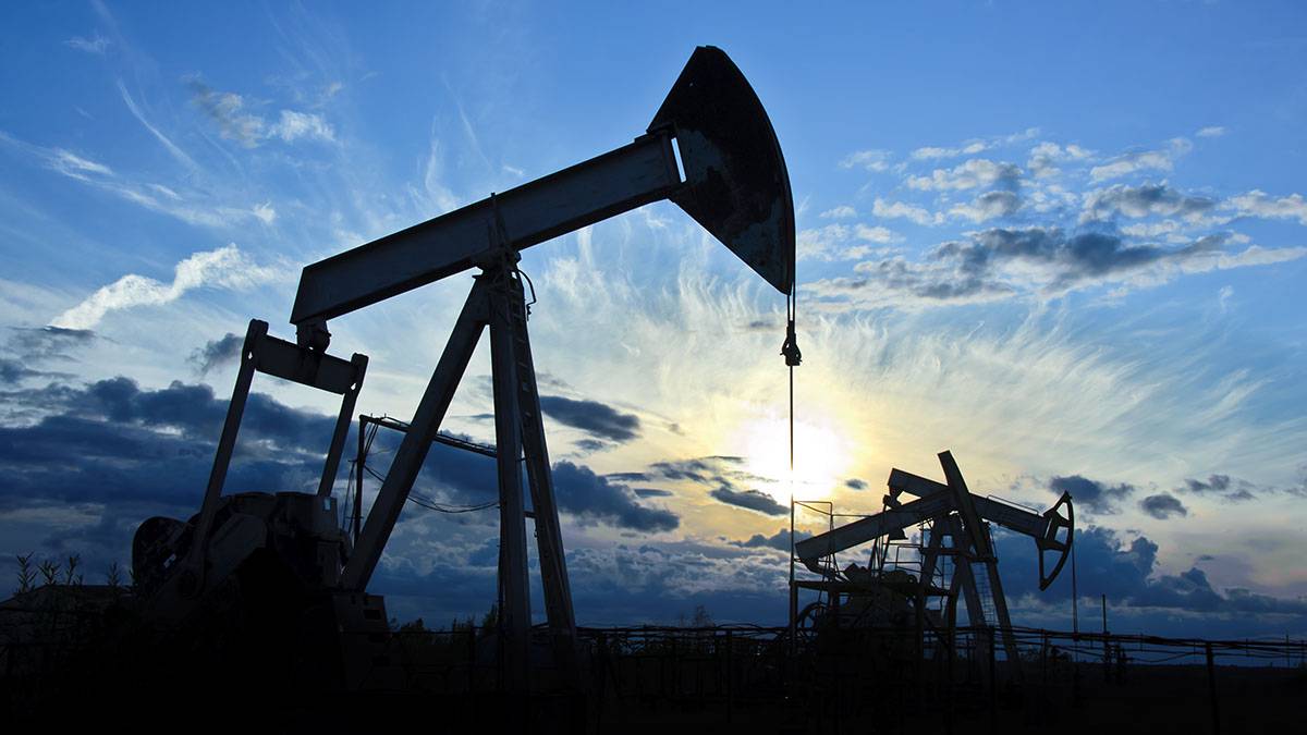 Argus: Цена на российскую нефть Urals упала ниже 45 долларов