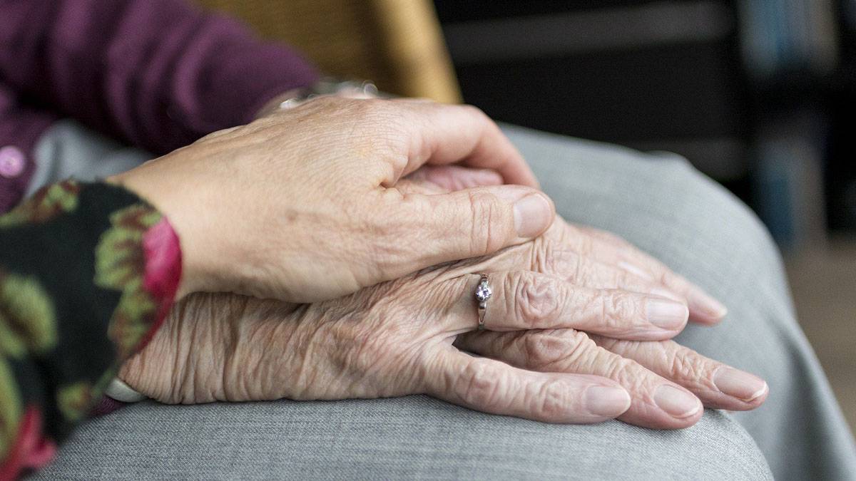 Терапевт Чернышова назвала неожиданные причины одышки у пожилых людей