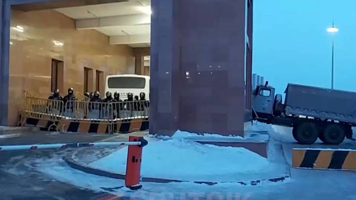 Почти 10 тысяч человек задержали в Казахстане после беспорядков