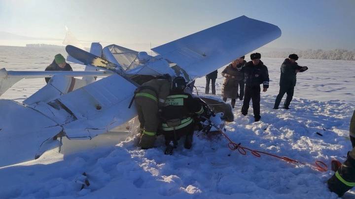 Легкомоторный самолет разбился в Алтайском крае