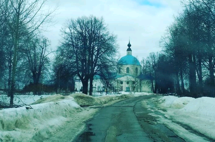 Храм Тихвинской иконы Божией матери в с. Выпуково